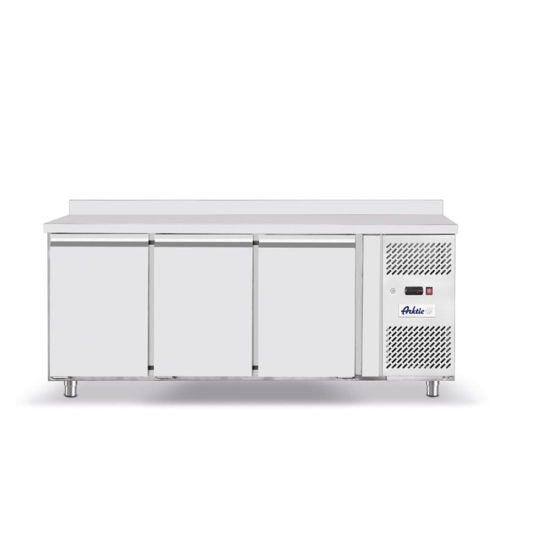 Frigorífico de balcão com três portas Profi Line 420L - Marca HENDI - Fourniresto Frigorífico de balcão com três portas Profi Line 420L - Marca HENDI - Fourniresto